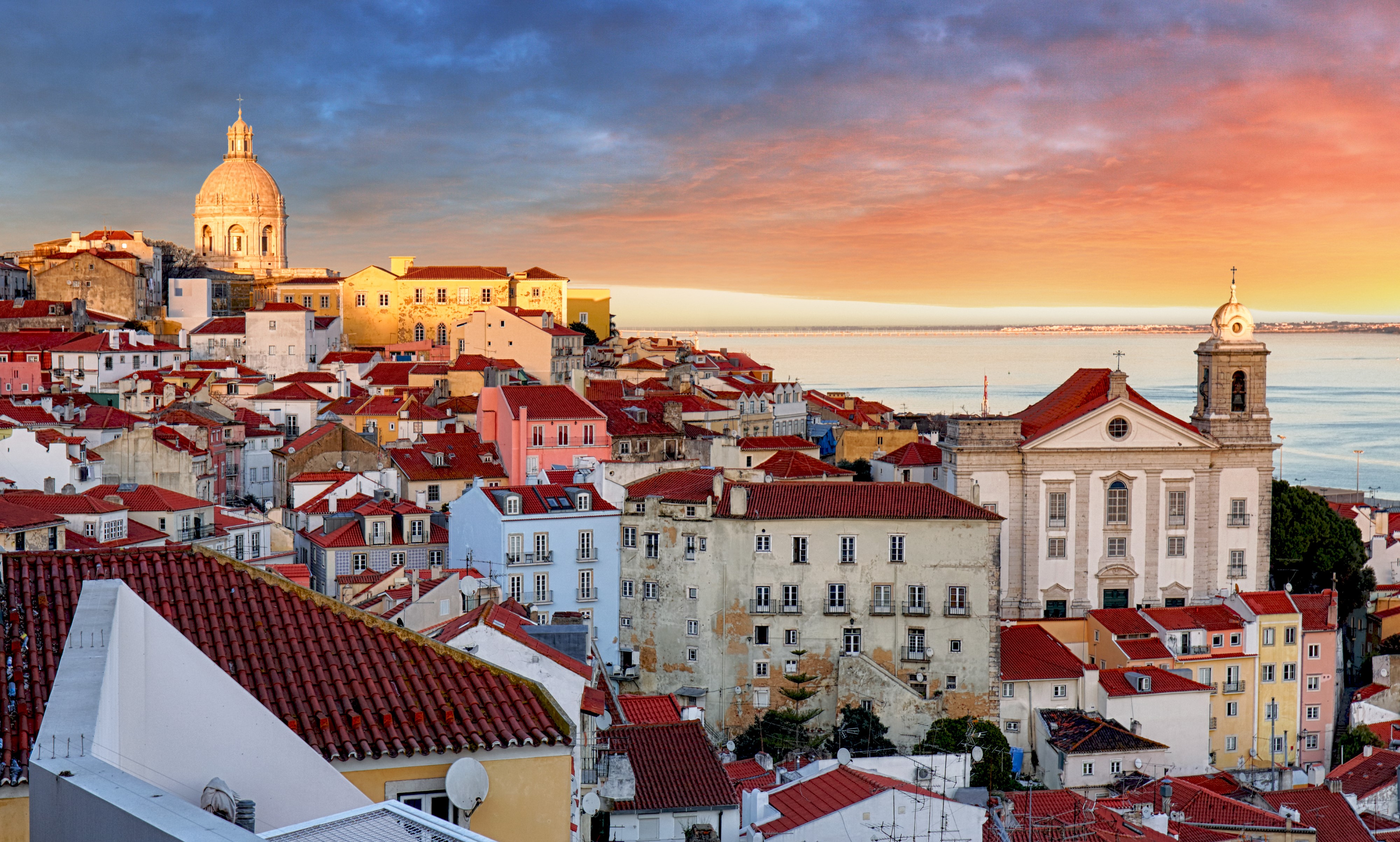 Lisbon_Private_Tours_Portugal_Alfama-1